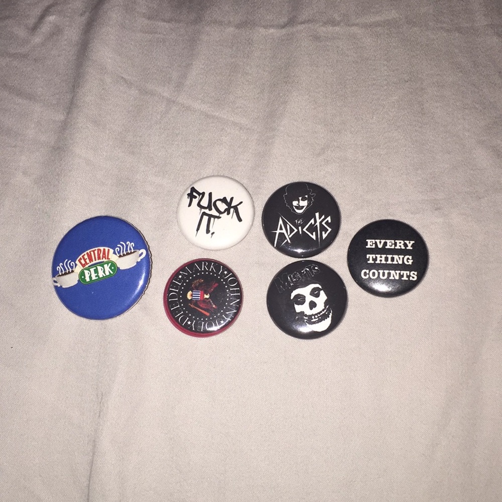 pin lot 🖤